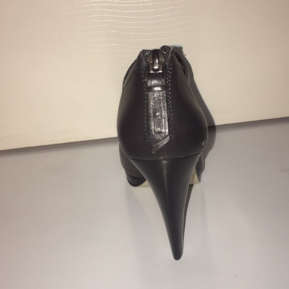 Vintage Rare Calvin Klein Leather Heels - Picture 4 of 5